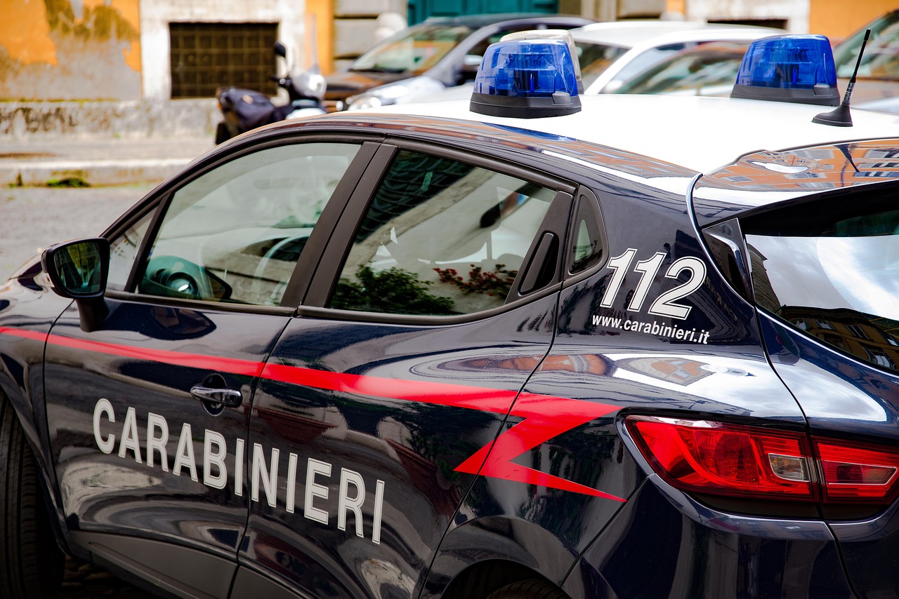 Faenza, controlli straordinari della Polizia di Stato: una denuncia e sequestro di droga