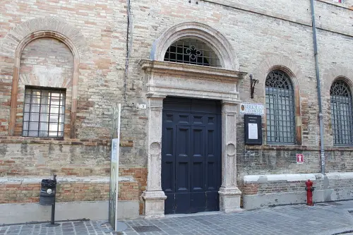 Ravenna, riapre il Chiosco della Classense in piazza del Popolo