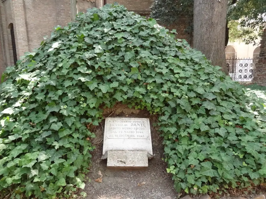 Dante a Ravenna: esilio, morte e storia della tomba