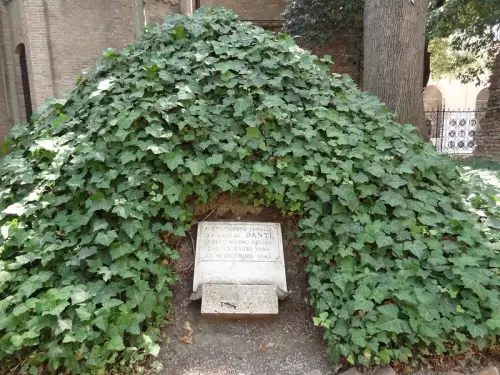 Dante a Ravenna: esilio, morte e storia della tomba